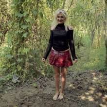 QS4Ever: Look Under Skirt: Lucy