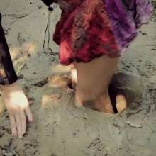 QS4Ever: Look Under Skirt: Lucy