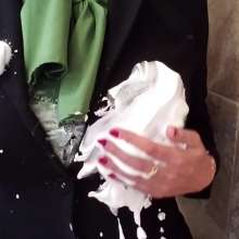 MadelineOasis: Oasis Video--Trashing a Nice Suit With Shaving Cream