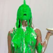 Messygirl: New MG Download: The Pie Holding Challenge 2