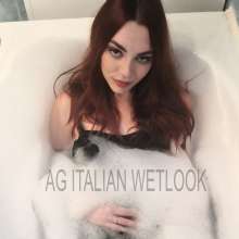 Ag Italian Wetlook: Martina in bathtub with black leggings