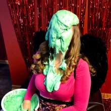 mrsbee: Bee's Holiday Shoot!  Angel wings, red and green slime, oh my!