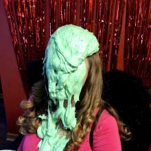 mrsbee: Bee's Holiday Shoot!  Angel wings, red and green slime, oh my!