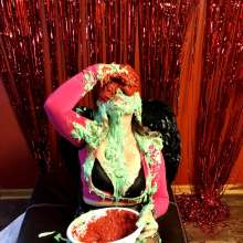 mrsbee: Bee's Holiday Shoot!  Angel wings, red and green slime, oh my!