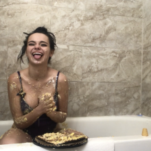 Slimed Models: Sera Cakes Herself