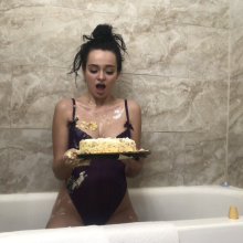 Slimed Models: Sera Cakes Herself