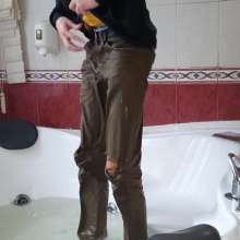 Wet Live Team: Artyom and the Mess in the Bathroom!