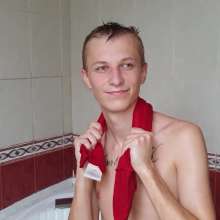 Wet Live Team: Artyom Is Soaking up His Sweat-shirt!