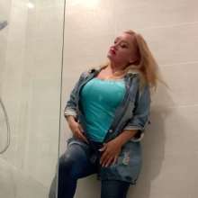 Wet_look_elena: Denim Leggings in the Shower
