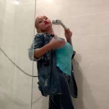 Wet_look_elena: Denim Leggings in the Shower