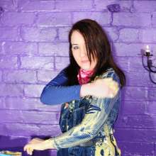 DungeonMasterOne: Lady Rose gets very messy in shortalls!