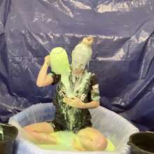 TheGungeZone: Lola's Messy Football Gunging