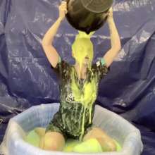TheGungeZone: Lola's Messy Football Gunging