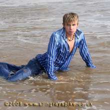 wamgame1: Lou in Levis in the Sea