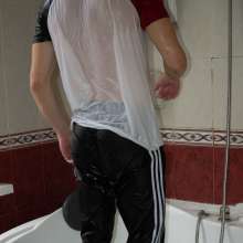 Wet Live Team: Ruslana's Home Bath!  Caution!  It's Hot Here!