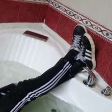 Wet Live Team: Ruslana's Home Bath!  Caution!  It's Hot Here!