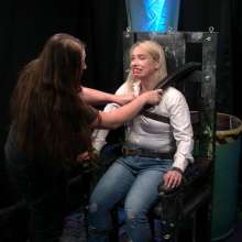 LiquidX: The Chair with Juliette