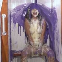 bosunbob: Kayla plays "Splat the Cat"