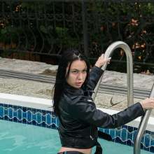 wet.look.me: Leather jacket in Pool and Office girl in Shower at Heels| Wetlook.biz