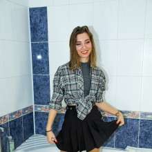 wet.look.me: Bath wetlook Girl in skirt and Sport Leggings Girl | Wetlook.biz