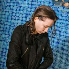 wet.look.me: Girl in Rain get wet in Pool and Coat Girl|Wetlook.biz