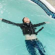 wet.look.me: Leather jacket in Pool and Office girl in Shower at Heels| Wetlook.biz