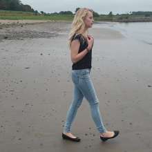 WetPlace: Beautiful Eileen Swimming In Jeans And Black T-Shirt