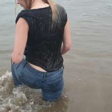 WetPlace: Beautiful Eileen Swimming In Jeans And Black T-Shirt