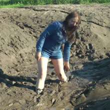 DungeonMasterOne: Festival Mud Party with Felicity and Maria!