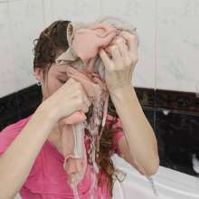 Wet Live Team: Fun Foam Games in the Jacuzzi with Nastya