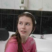 Wet Live Team: Fun Foam Games in the Jacuzzi with Nastya