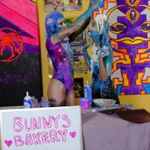 messyhot: Larzstord Dines at Bunnys Bakery and Gets a Messy Surprise