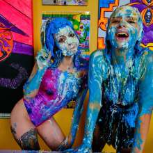 messyhot: Larzstord Dines at Bunnys Bakery and Gets a Messy Surprise