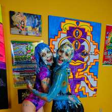 messyhot: Larzstord Dines at Bunnys Bakery and Gets a Messy Surprise