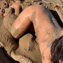 boychucker: Sexy Asian Milf cums until she squirts in the mud