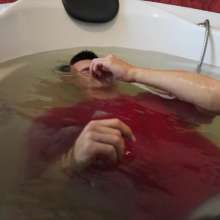 Wet Live Team: Ruslan Was Happy to Take a Hot Bath in a Tracksuit!