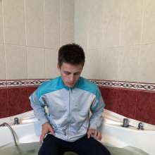 Wet Live Team: Ruslan Was Happy to Take a Hot Bath in a Tracksuit!