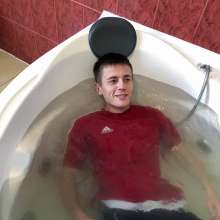 Wet Live Team: Ruslan Was Happy to Take a Hot Bath in a Tracksuit!
