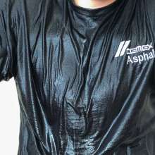 Wet Live Team: This Guy Is Totally Relaxed!  Wet Sexy Torso in a Tight Tee