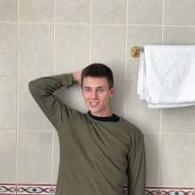 Wet Live Team: This Guy Is Totally Relaxed!  Wet Sexy Torso in a Tight Tee