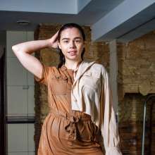 wet.look.me: Wetlook girl dressed in jumpsuit shorts, pantyhose get wet | Wetlook.biz