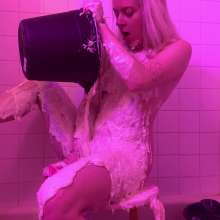 RevSlymsford: Kaydens Wearing Only High Heels, Wanks + Porridges Herself