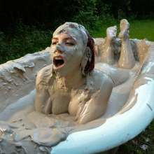 dlodoski: Ludella is Sexy in the Mud Tub--Photos