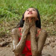 dlodoski: Nina, Mud Pole Arousal--Photos