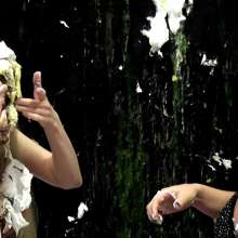 RevSlymsford: Scarlett and Messy Jessie Play Pass The Pie