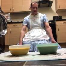 Bethyabdl: Messy sissy Alice in wonderland