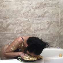 Slimed Models: Sera Plays With a Cake