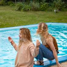 wet.look.me: Wetlook funny girls swimming in the pool | Wetlook.biz