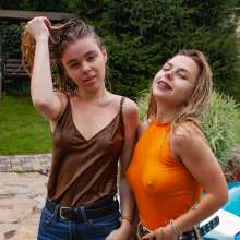 wet.look.me: Wetlook funny girls swimming in the pool | Wetlook.biz