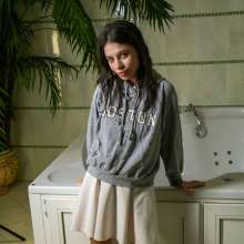 wet.look.me: Wetlook girl in the jacuzzi fully-dressed in a sweaT-shirt | Wetlook.biz